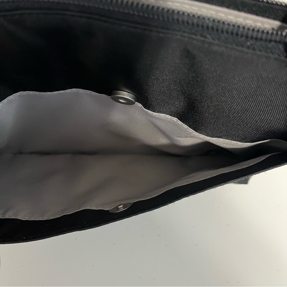 Baggallini Tucson Black Anti Theft RFID Crossbody Purse - Picture 12 of 15